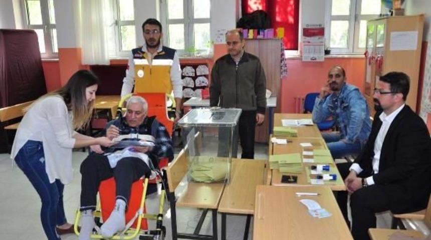 Manisalılar Sandığa Koştu (2)