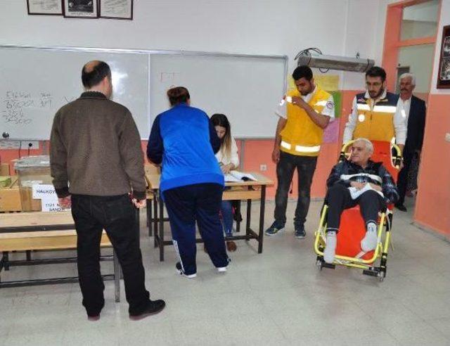 Manisalılar Sandığa Koştu (2) 1