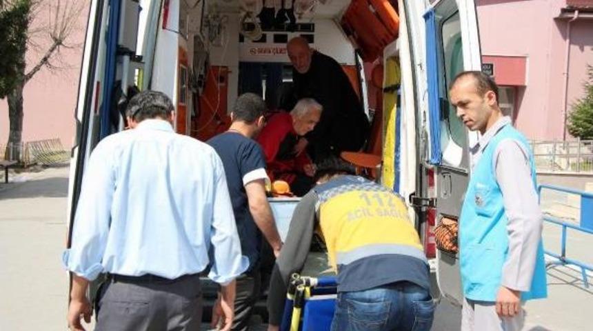 Hasta Ve Engelli Se&ccedil;menler Ambulansla Sandıklara Taşındı
