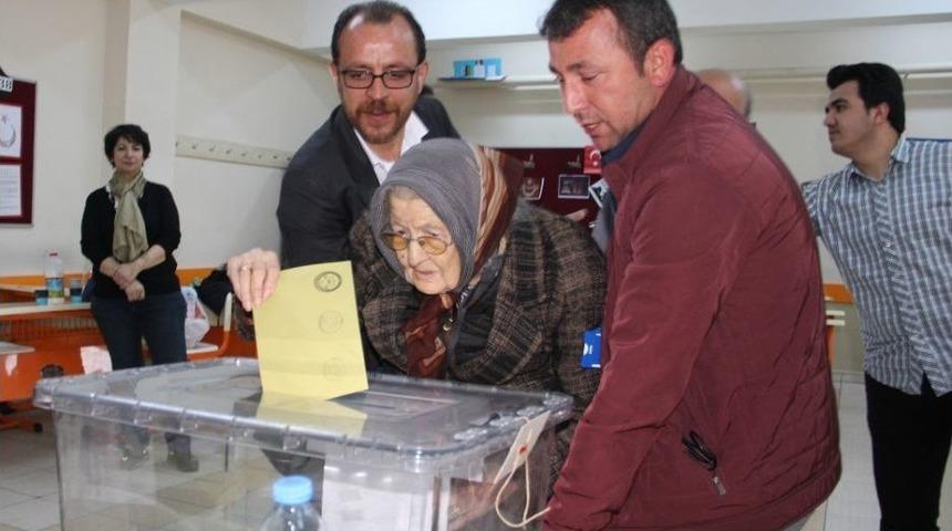 88 Yaşındaki Teyze Gen&ccedil;lere &Ouml;rnek Oldu