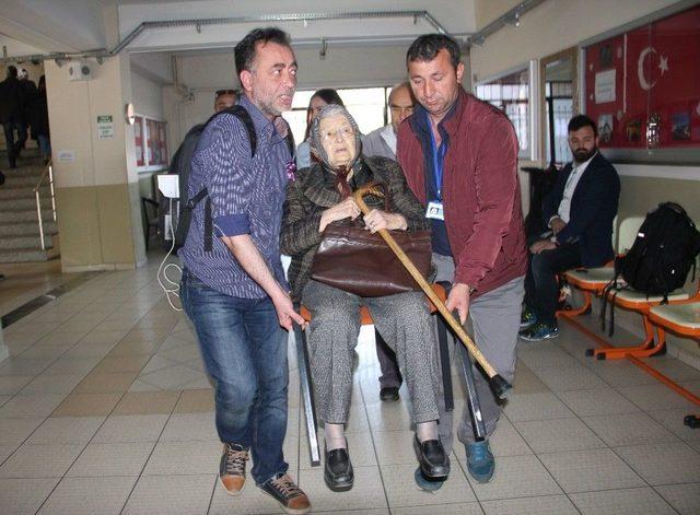 88 Yaşındaki Teyze Gen&ccedil;lere &Ouml;rnek Oldu 2