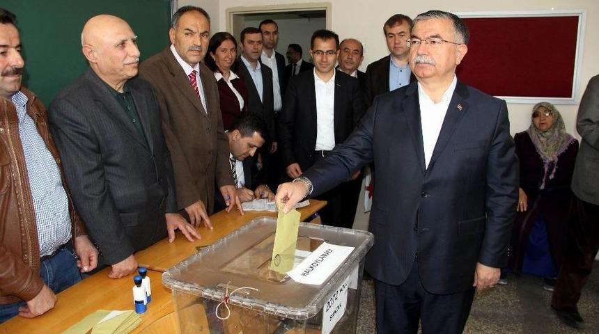 Milli Eğitim Bakanı Yılmaz Oyunu Sivas&rsquo;ta Kullandı