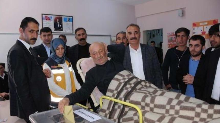 Ambulansla Getirildiği Sandıkta Sedye &Uuml;zerinde Oyunu Kullandı