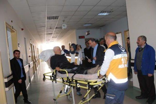 Ambulansla Getirildiği Sandıkta Sedye Üzerinde Oyunu Kullandı