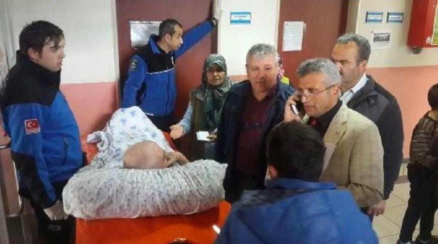 Yaşlı Ve Engelliler Sandık Başına Giderken Destek Olundu