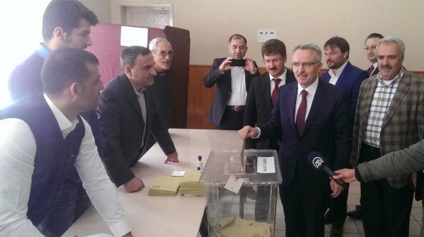 Bakan Ağbal Oyunu Bayburt&rsquo;ta Kullandı