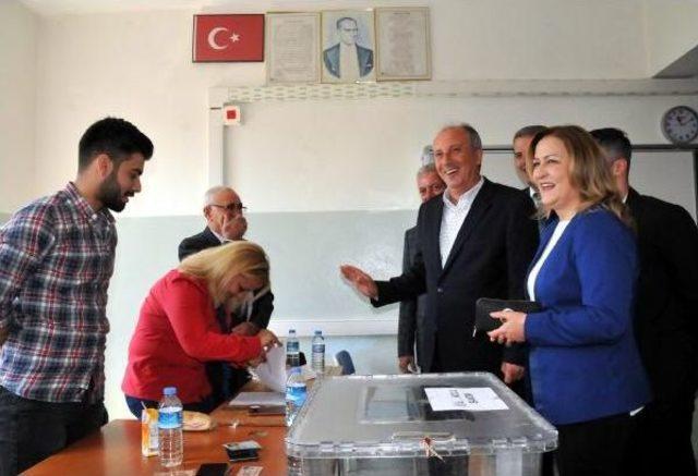Yalova&rsquo;Da Referandum I&ccedil;in Oy Verme Işlemi Başladı (2) 1