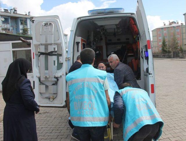 Bing&ouml;l&rsquo;de Hastalar Sandık Başına Taşınıyor 1