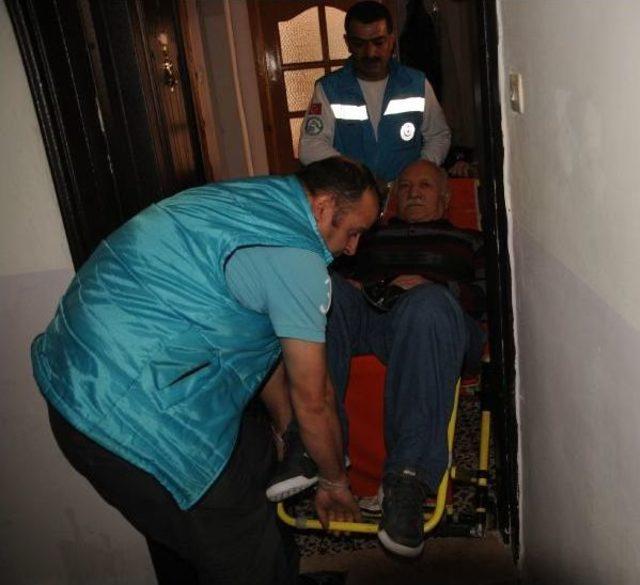 Ambulans Ile Oy Kullanmaya Götürüldü