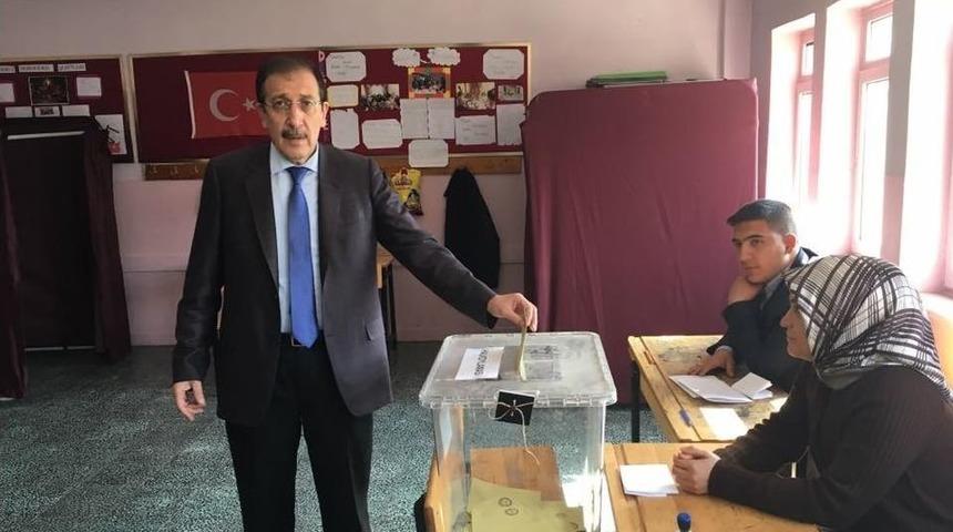 Başkan Bulutlar, Referandum Oyunu Kullandı