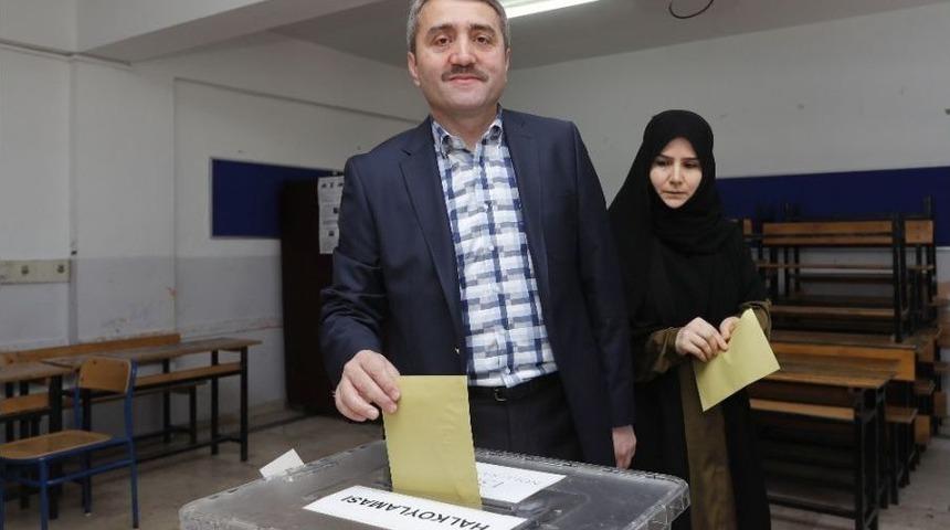 Ak Parti İstanbul İl Başkanı Temurci Oyunu Kullandı