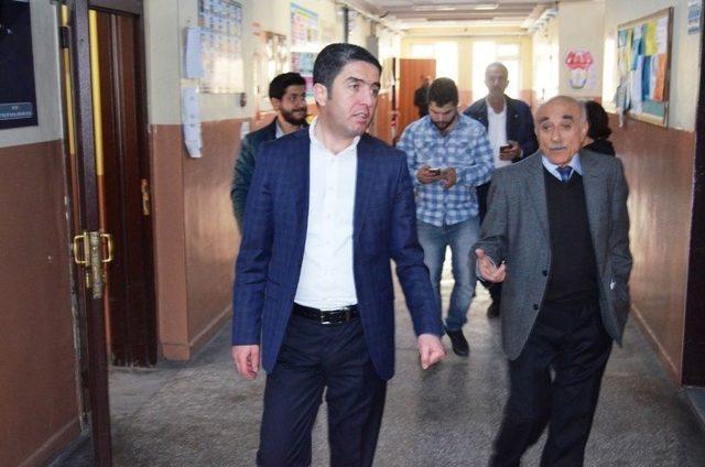 Chp İl Başkanı Kiraz Oyunu Rahmi Akıncı Ortaokulu’nda Kullandı