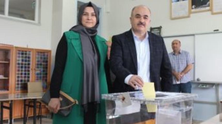 Vali Dağlı Oyunu Kullandı