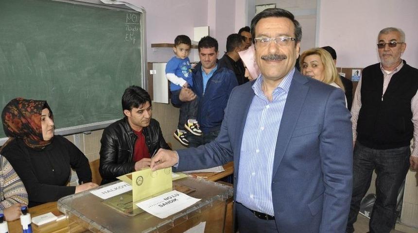 Başkan Atilla Oyunu Kullandı