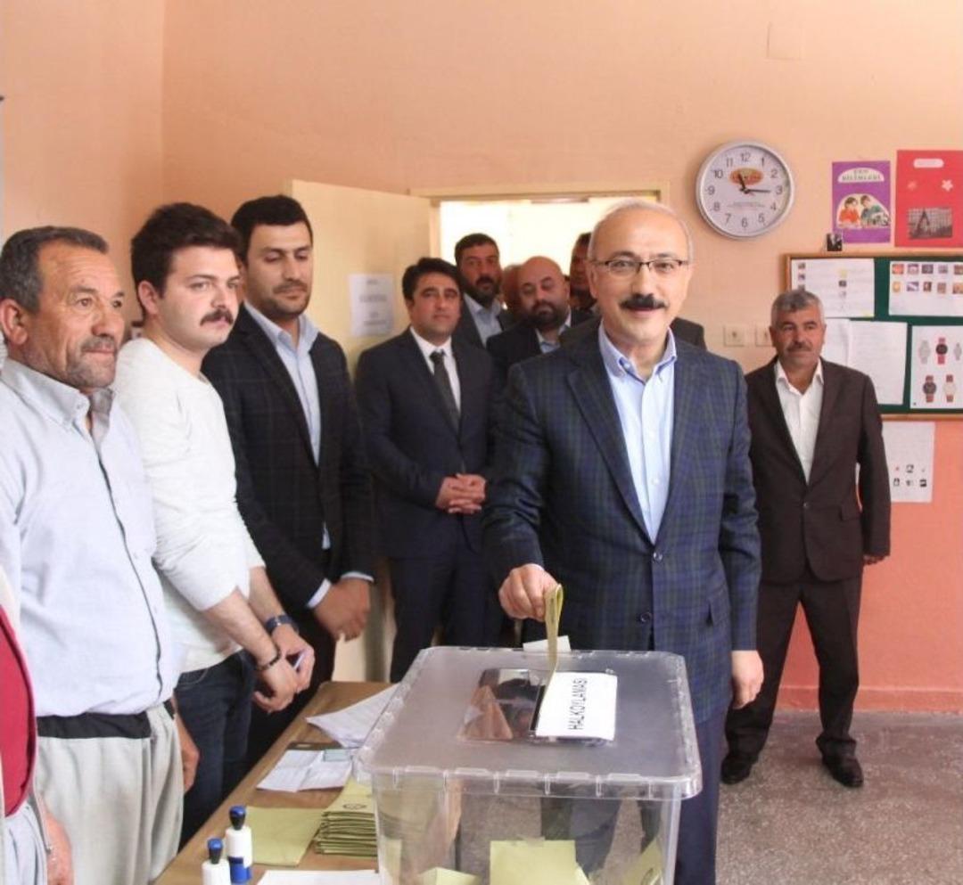 Bakan Elvan Oyunu K&ouml;y Okulunda Kullandı