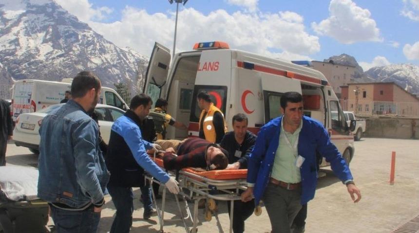Hakkari&rsquo;de Yaralanan 8 Askerin Tedavisi S&uuml;r&uuml;yor