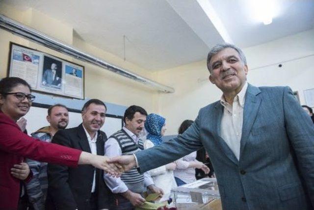 Fotoğraflar// 11.cumhurbaşkanı Abdullah Gül Oy Kullandı