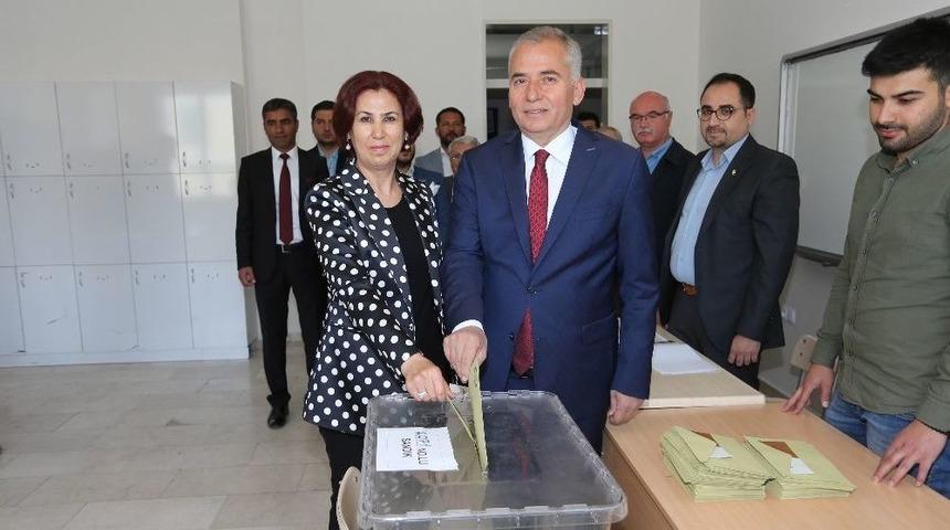 Başkan Osman Zolan Oyunu Kullandı