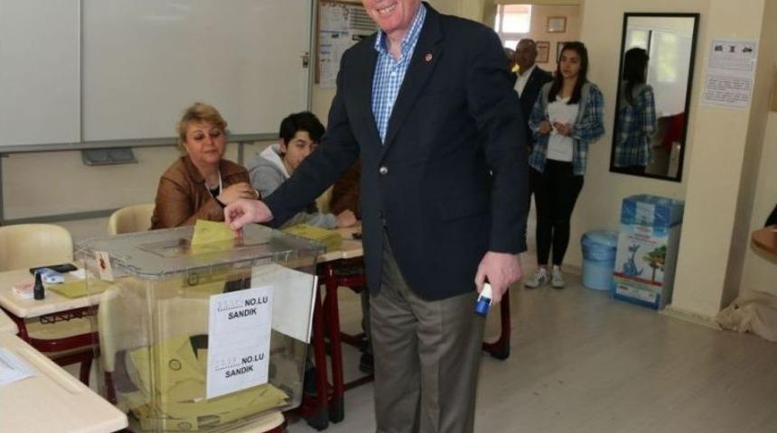 Başkan Kurt Oyunu Kullandı