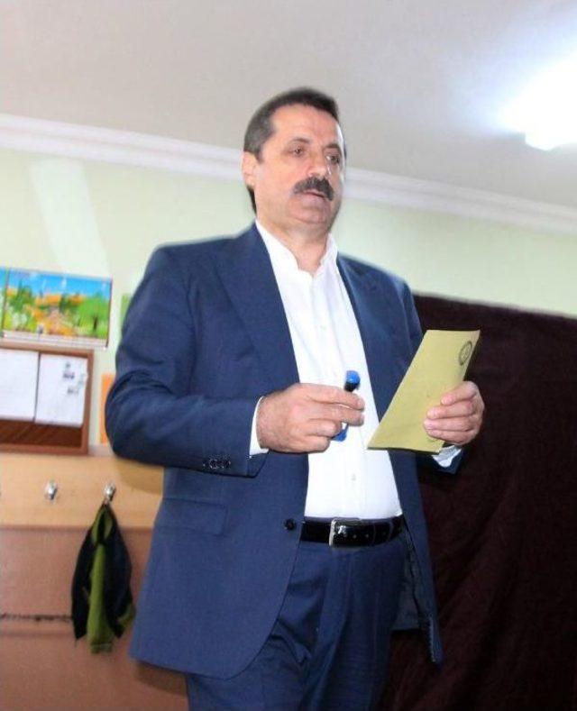 Bakan &Ccedil;elik, Oyunu Kullandı 1