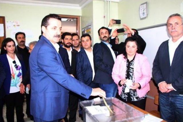 Bakan &Ccedil;elik, Oyunu Kullandı 2