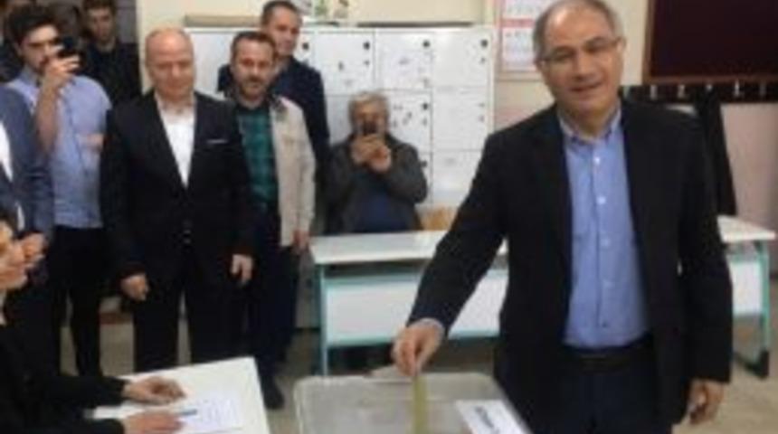 İ&ccedil;işleri Eski Bakanı Efkan Ala Oyunu Bursa&rsquo;da Kullandı