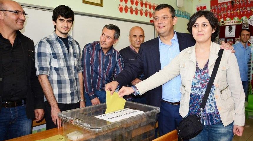 Chp&rsquo;li &Ouml;zel, 1101 Numaralı Sandıkta, 11.01&rsquo;de Oy Kullandı