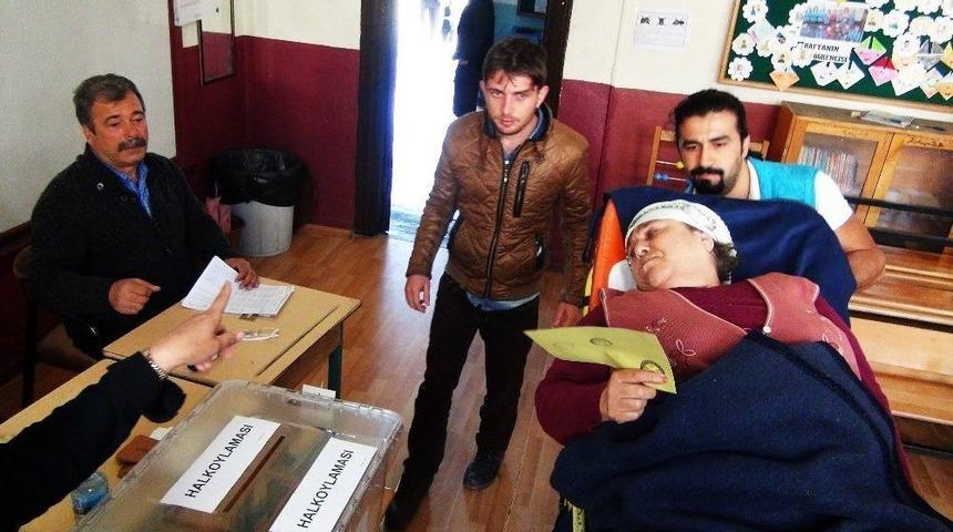 Engelliler Ve Hastalar Da Oylarını Kullandı