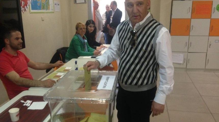 Başkan Altınok &Ouml;z, Oyunu Kullandı