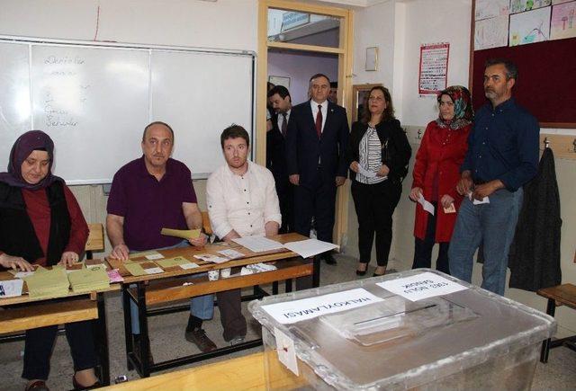 Mhp&rsquo;li Ak&ccedil;ay&rsquo;dan &lsquo;huzur İ&ccedil;inde Bir Referandum&rsquo; Temennisi 1