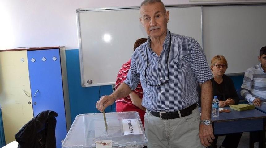 Didimliler Referandum İ&ccedil;in Sandık Başında