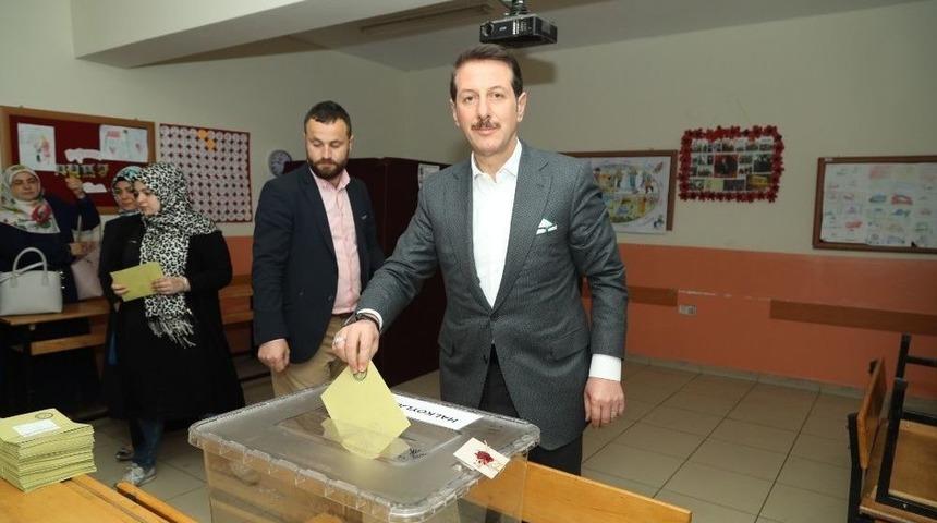 Başkan Tok Oyunu Kullandı