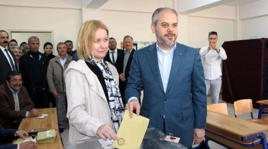 Bakan Kılı&ccedil;, Oyunu Dedesinin Adını Taşıyan Okulda Kullandı