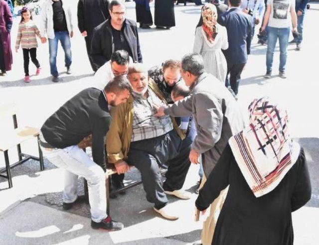 Konya'da Seçmen Referandum Için Sandık Başına Gitti (2)