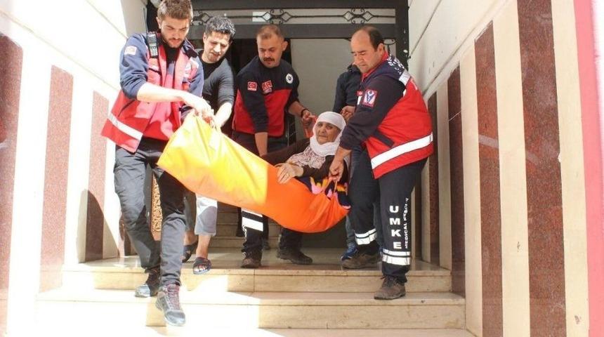 Siirt&rsquo;te 80 Yaşındaki Kadın Sedye İle Sandığa Gitti