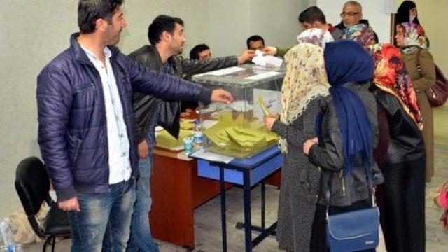 Sur'un 6 Mahallesindeki Seçmenler Başka Yerde Oy Kullandı