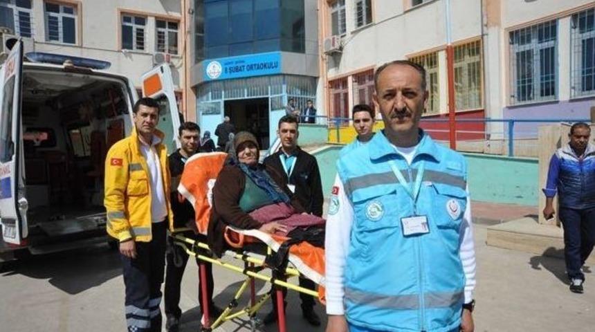 Gaziantep’te Yaşlı Ve Engelli Vatandaşlar Ambulanslarla Sandığa Taşındı