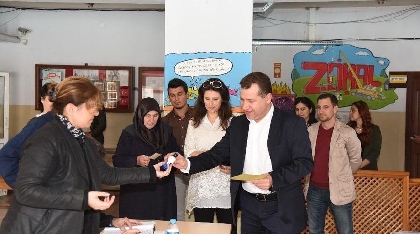 Başkanlar Oyunu Kullandı