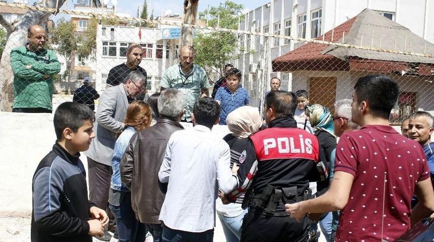 Antalya&rsquo;da Trafik Kavgası Karakolda Bitti