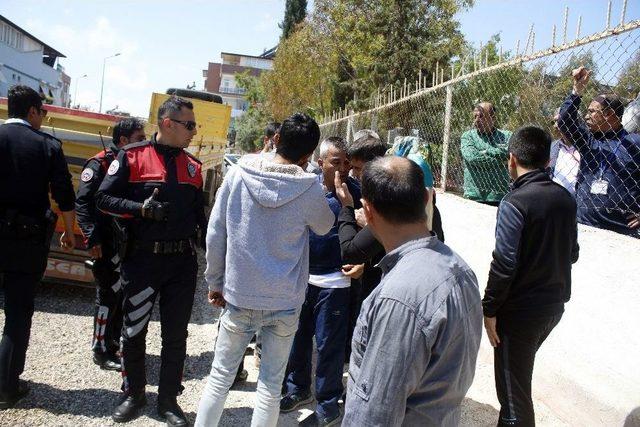 Antalya&rsquo;da Trafik Kavgası Karakolda Bitti 1