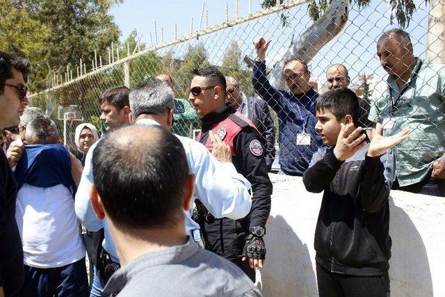 Antalya&rsquo;da Trafik Kavgası Karakolda Bitti 2