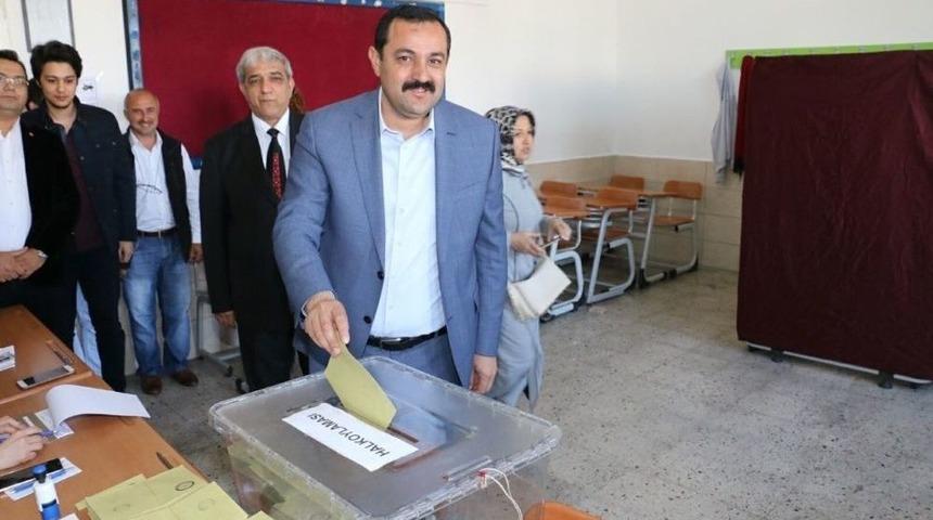 Ak Parti İl Başkanı S&uuml;mer Oyunu Kullandı