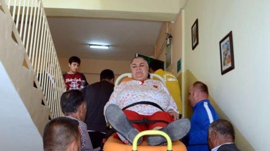 Ambulansla Sandığa Gidip Sedyeyle Oyunu Kullandı