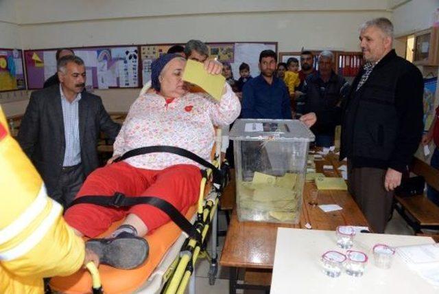 Ambulansla Sandığa Gidip Sedyeyle Oyunu Kullandı 3