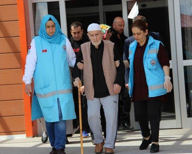 Sivas&rsquo;ta Yatalak Hastalar Sandık Başına Gitti 3