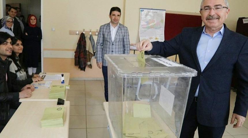 Mardin Valisi Yaman Ve Milletvekili B&ouml;l&uuml;nmez Oyunu Kulandı