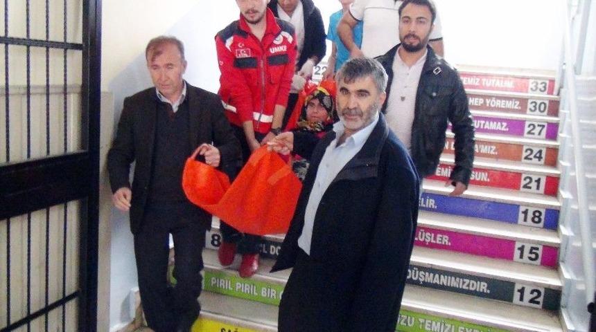 Gaziantep&rsquo;te Hastalar Sedye İle Oy Kullanmaya G&ouml;t&uuml;r&uuml;ld&uuml;