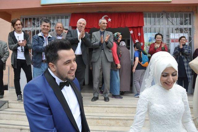 Gelin Ve Damat Sandık Başında 2