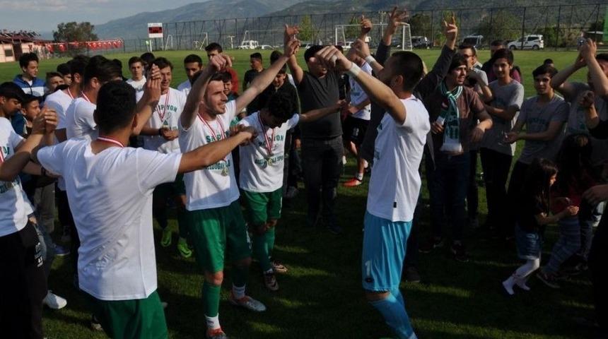 Bozdoğan Bal&rsquo;a Y&uuml;kseldi