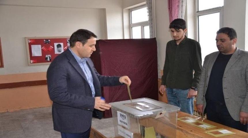 Ağrı Valisi Musa Işın Oyunu Kulandı